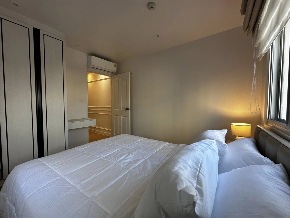 Belle Park Residence for rent. Beautifully decorated unit with a stunning color scheme. Spacious living area and complete amenities. Don't miss out!