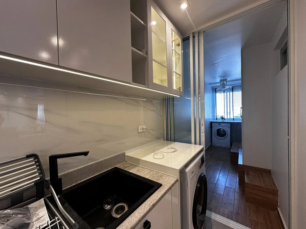 Belle Park Residence for rent. Beautifully decorated unit with a stunning color scheme. Spacious living area and complete amenities. Don't miss out!