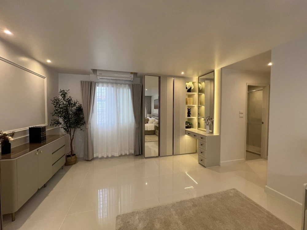 Belle Park Residence for rent, luxuriously decorated room with plenty of usable space and complete amenities. Reserve now!
