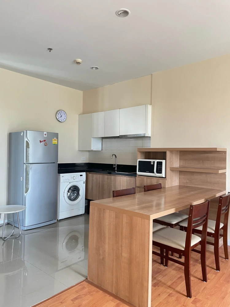 For rent: Blocs 77, comfortable and fully furnished rooms. Book now!