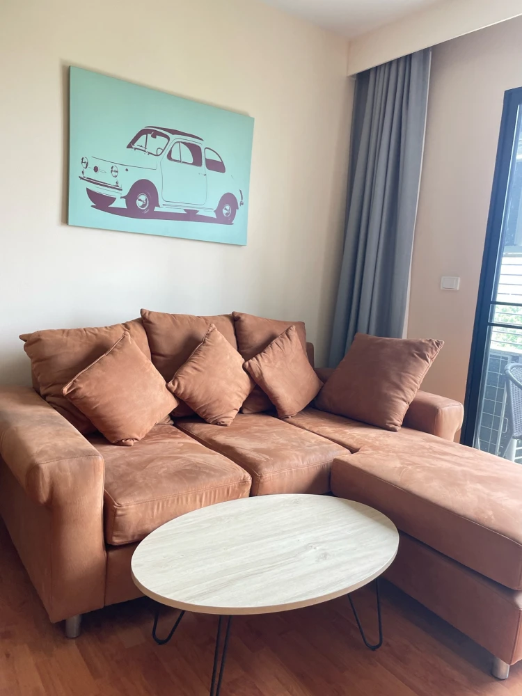 For rent: Blocs 77, comfortable and fully furnished rooms. Book now!