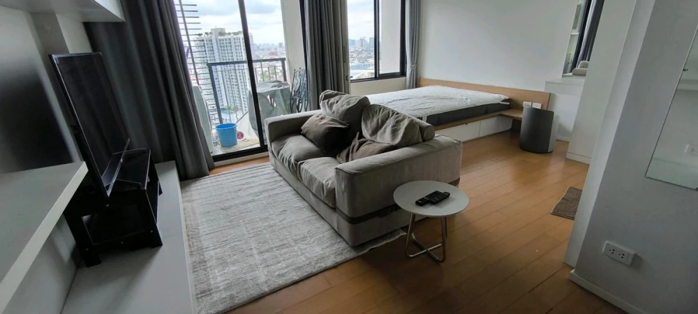 Blocs 77, a lovely room for rent, fully furnished and equipped with appliances. Reserve now!