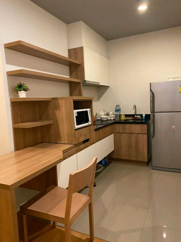 Blocs 77, a lovely room for rent, fully furnished and equipped with appliances. Reserve now!