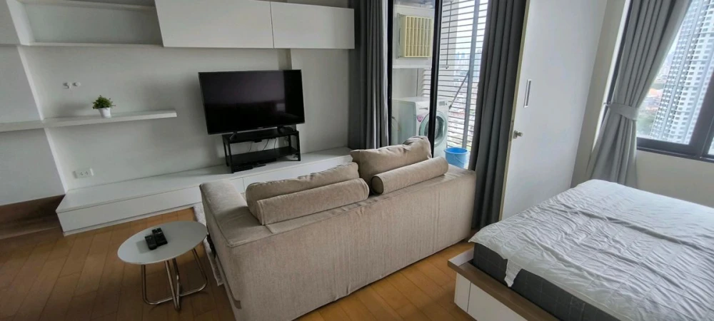 Blocs 77, a lovely room for rent, fully furnished and equipped with appliances. Reserve now!