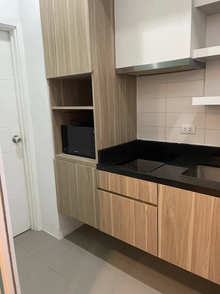 For rent: Blocs 77, high floor room (27th floor), beautiful city view, fully furnished, very worth booking.