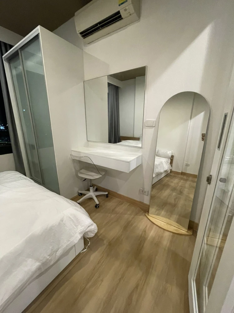 For rent: Blocs 77, high floor room (27th floor), beautiful city view, fully furnished, very worth booking.
