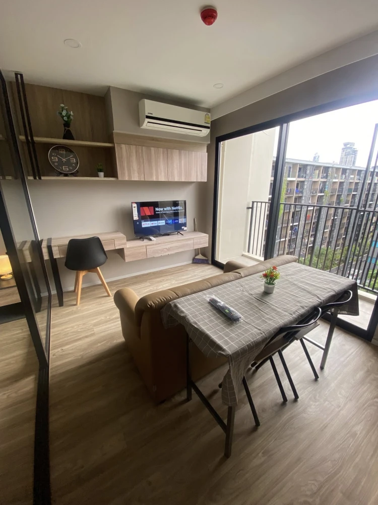 Blossom Condo @ Sathorn-CharoenRat for rent, 1 bedroom, 32 sq m., Sathorn area, fully furnished, reserve now, don't delay.