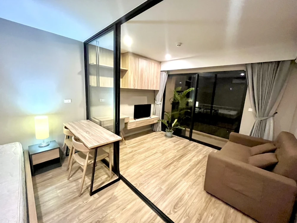 Blossom Condo @ Sathorn-Charoenrat for rent, 3rd floor, fully furnished, very livable. Book now!