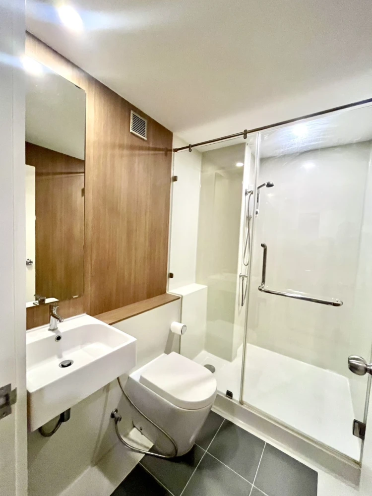 Blossom Condo @ Sathorn-Charoenrat for rent, 3rd floor, fully furnished, very livable. Book now!