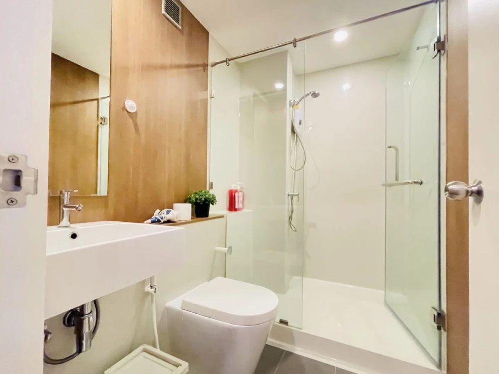 Blossom Condo @ Sathorn-Charoenrat for rent, 7th floor. Nice, fully furnished. Book now!