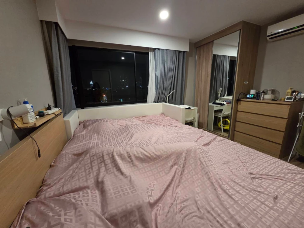 Blossom Condo @ Sathorn-Charoenrat for rent, 7th floor, corner unit, fully furnished. Book now!