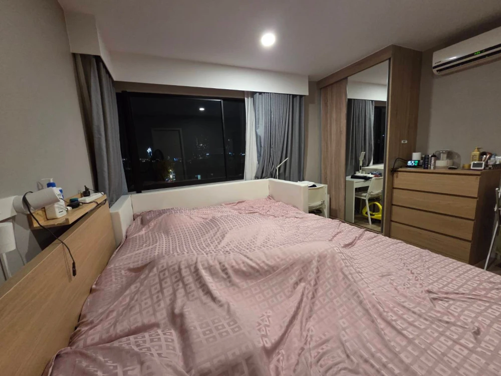 Blossom Condo @ Sathorn-Charoenrat for rent, 7th floor, corner unit, fully furnished. Book now!