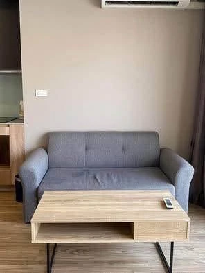 Blossom Condo @ Sathorn-Charoenrat for rent. Well-partitioned rooms with separate zones. Great price! Book now!