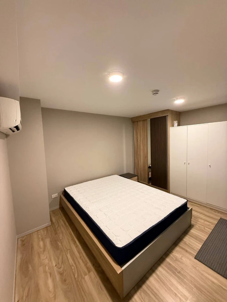 For Rent: Blossom Condo @ Sathorn-Charoenrat. Lovely, fully furnished unit—book it now!