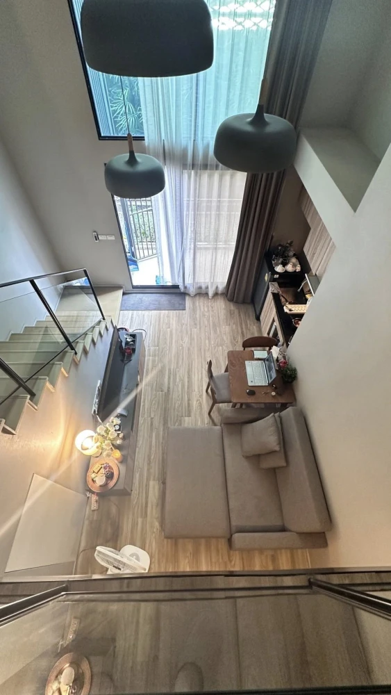 Blossom Condo @ Sathorn-Charoenrat for rent. Ready to move in, fully furnished with appliances. Spacious and comfortable. Book now!