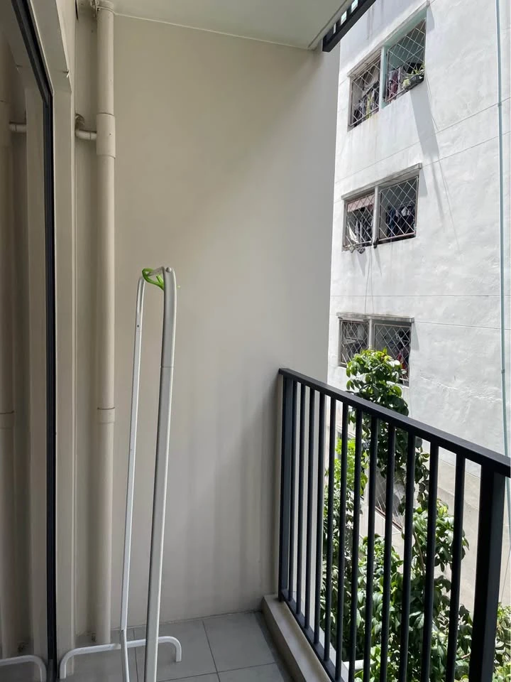 ให้เช่า Blossom Condo @ Sathorn-Charoenrat ห้องพร้อมอยู่ เฟอร์พร้อม จองเลย