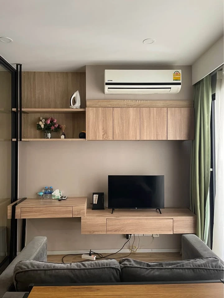 ให้เช่า Blossom Condo @ Sathorn-Charoenrat ห้องพร้อมอยู่ เฟอร์พร้อม จองเลย