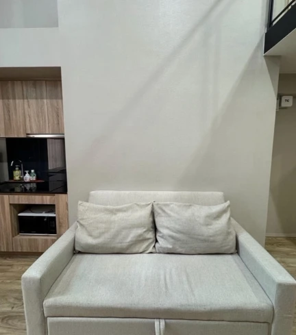 Blossom Condo @ Sathorn-Charoenrat for rent. Fully furnished and ready to move in. Book now!