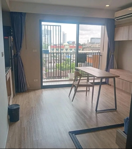 Blossom Condo @ Sathorn-Charoenrat for rent. Fully furnished and ready to move in. Book now! (Quickly!)
