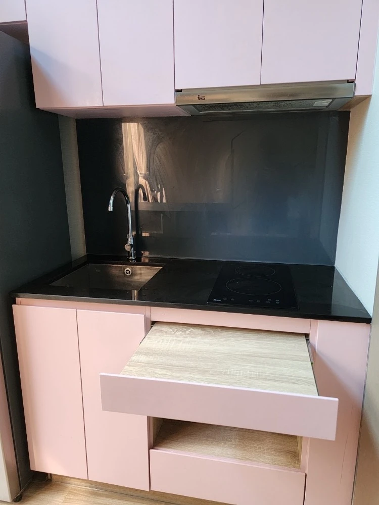 Blossom Condo @ Sathorn-Charoenrat for rent. Fully furnished and ready to move in. Book now!