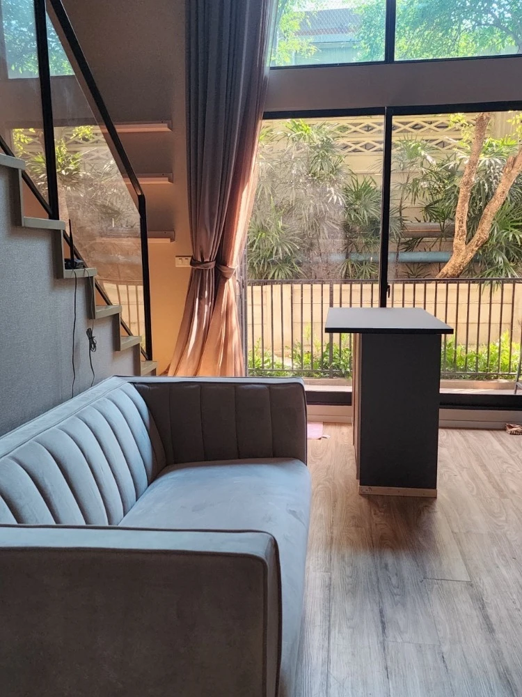 Blossom Condo @ Sathorn-Charoenrat for rent. Fully furnished and ready to move in. Book now!