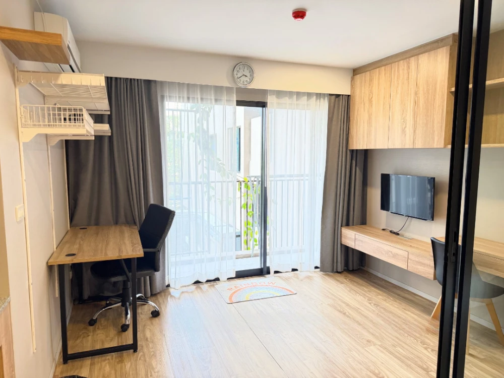 Blossom Condo @ Sathorn-CharoenRat, Building D, 2nd floor, fully furnished for rent. Don't miss out!