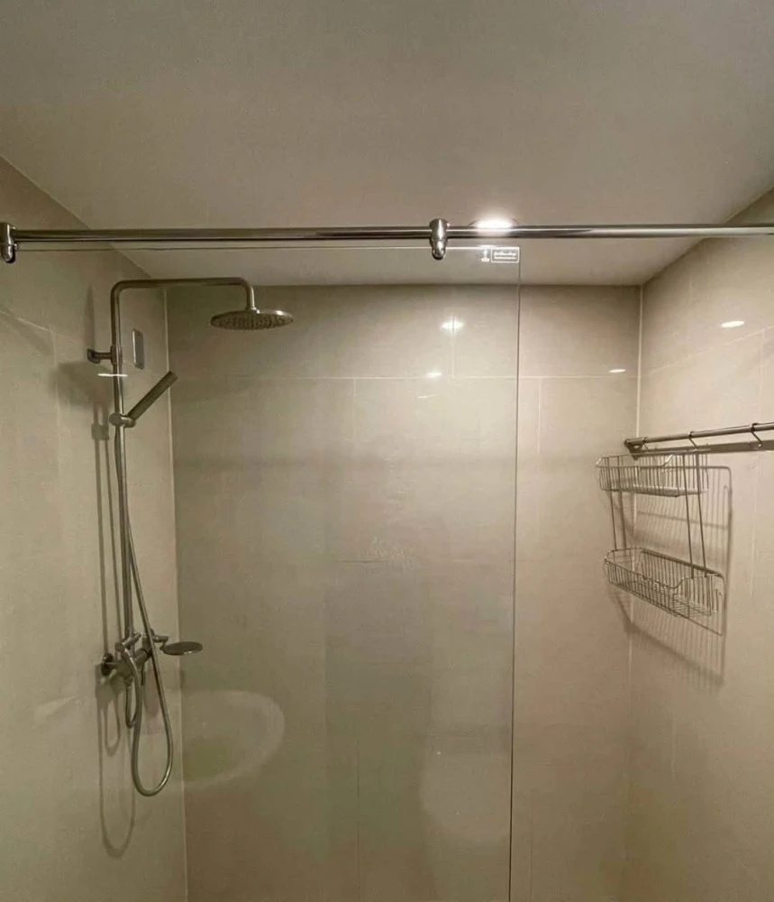 For rent: Blossom @Fashion, 2-story condo, home style, high ceilings, only one in the Ramintra area, corner room, extra large windows. Get an open vie