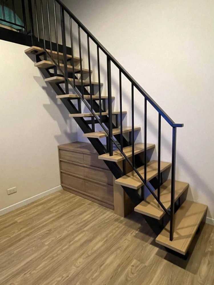 For rent: Blossom @Fashion, 2-story condo, home style, high ceilings, only one in the Ramintra area, corner room, extra large windows. Get an open vie