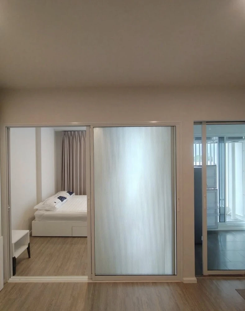 Blue Phahonyothin 35, 5th floor, fully furnished unit for rent. Book now!