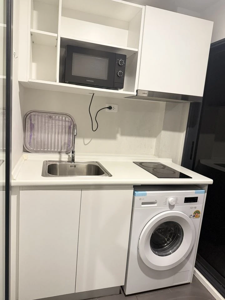 For rent: Blue Sukhumvit 105, 5th floor, fully furnished, book now, don't miss out.