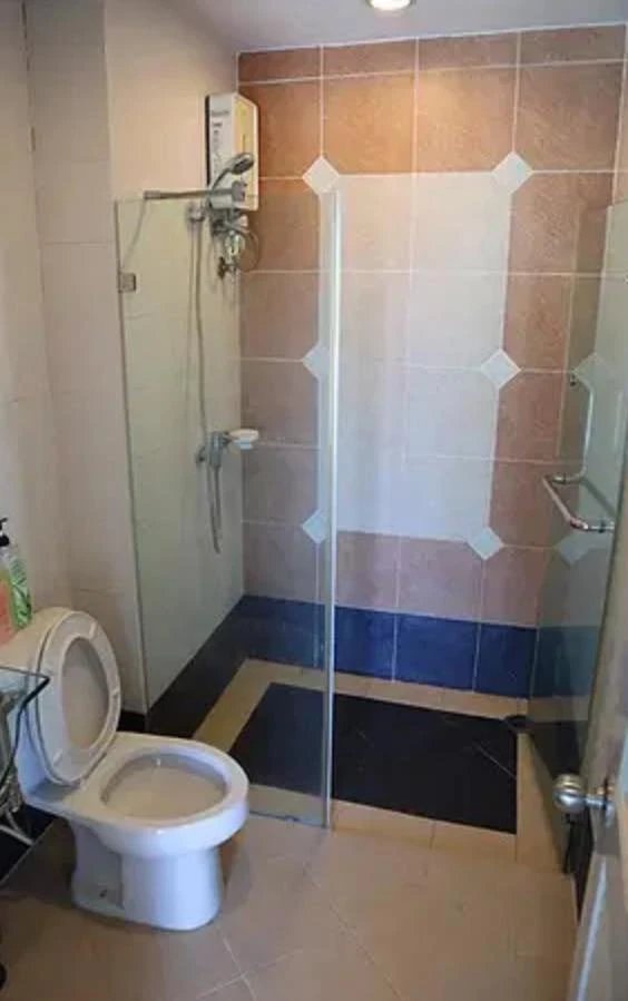 For rent: Bridge Phaholyothin 37, a nice room on the 3rd floor, good location, convenient transportation, fully furnished. Reserve now!