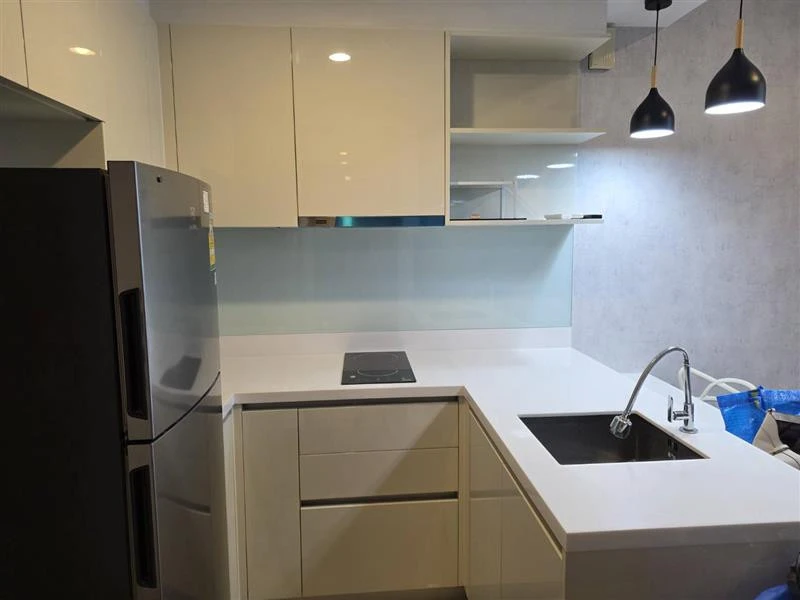 For rent: Bright Wongwian Yai, 20th floor, fully furnished unit, ready to move in. Book now!