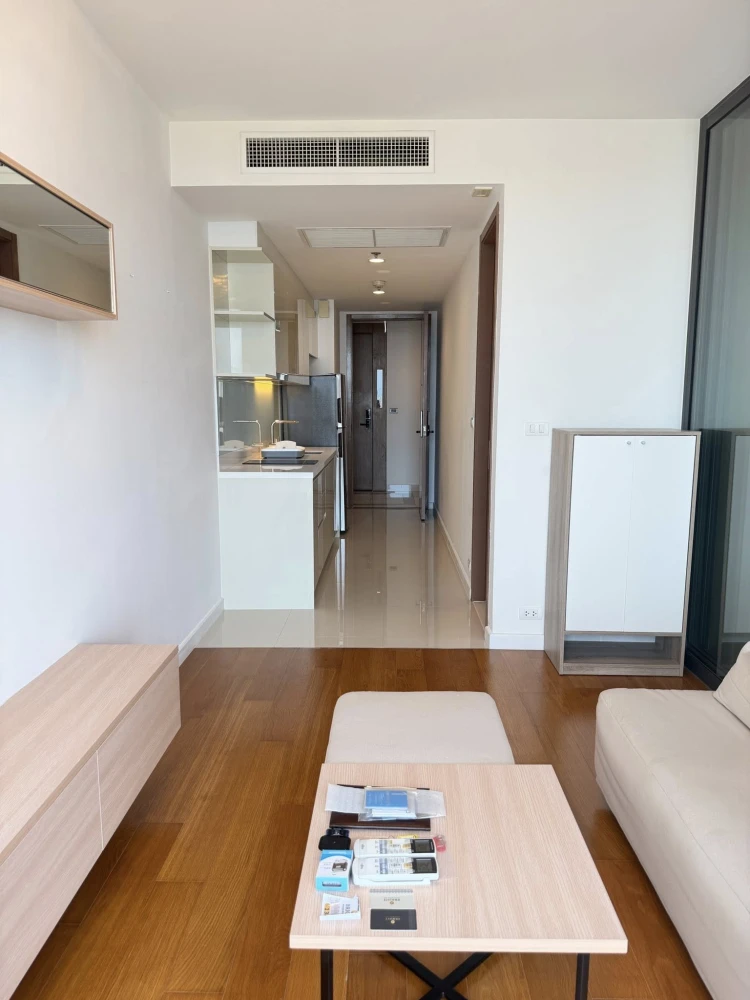 For rent: Bright Wongwian Yai, 25th floor, river view, fully furnished, very livable. Book now!