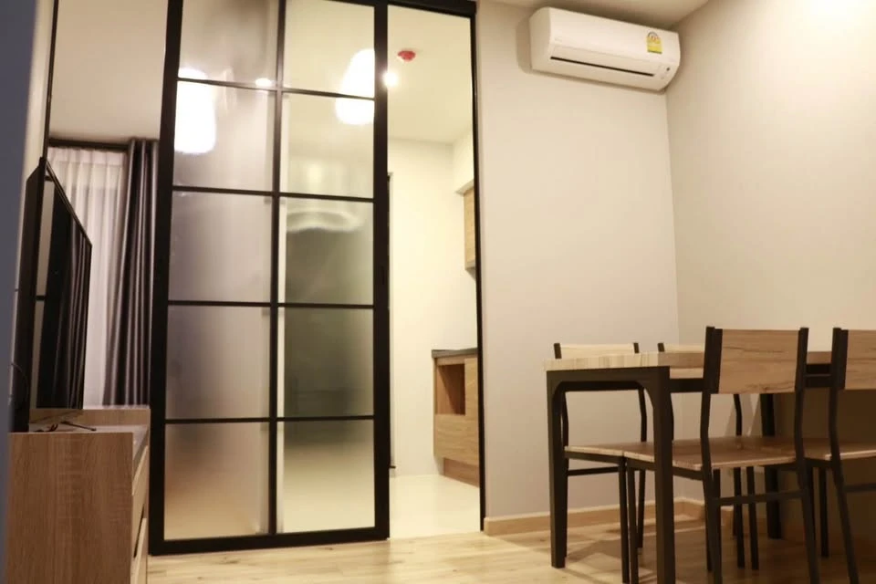 BRIX Condo for rent, fully furnished, ready to move in, just like dragging your suitcase into the house, hurry and move in.