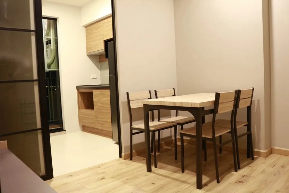 BRIX Condo for rent, fully furnished, ready to move in, just like dragging your suitcase into the house, hurry and move in.