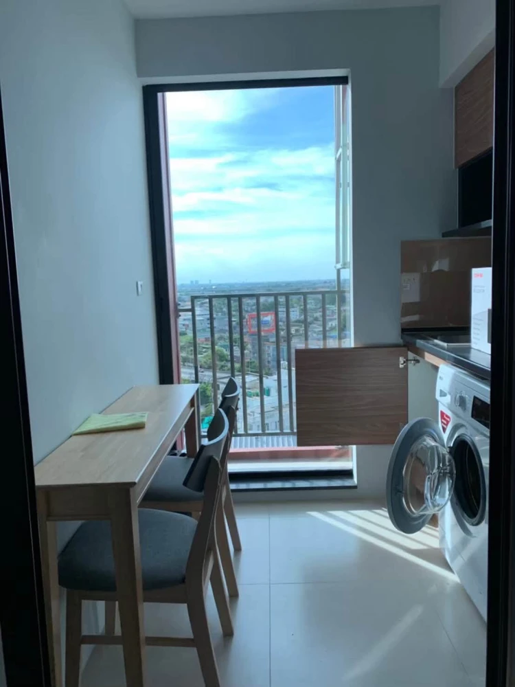 Brix Condominium for rent, 14th floor, fully furnished—you’ll regret missing out on this one.