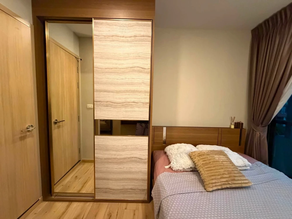 Brix Condominium for rent, 9th floor, pool view, built-in furniture, fully furnished with appliances. Book now before it's too late!