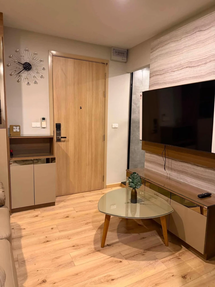 Brix Condominium for rent, 9th floor, pool view, built-in furniture, fully furnished with appliances. Book now before it's too late!