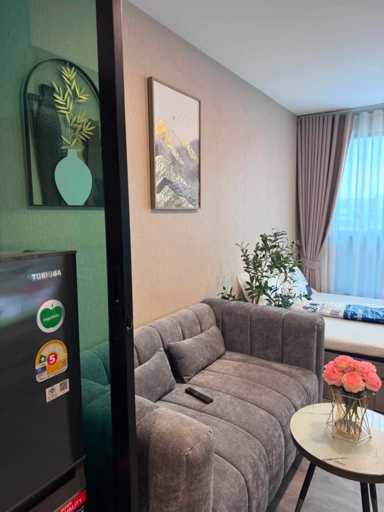For rent: Brixton Pet&Play Phahol 50 Station condo, pet-friendly (no need to hide your pets!), fully furnished, beautiful room, pool view. Don't miss