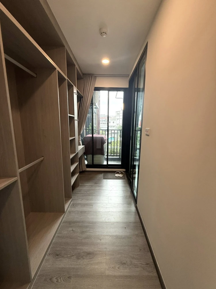 For rent: Brixton Pet&Play Phahol 50 Station, nice room, 3rd floor, pool view, good location, convenient transportation, fully furnished, reserve now.