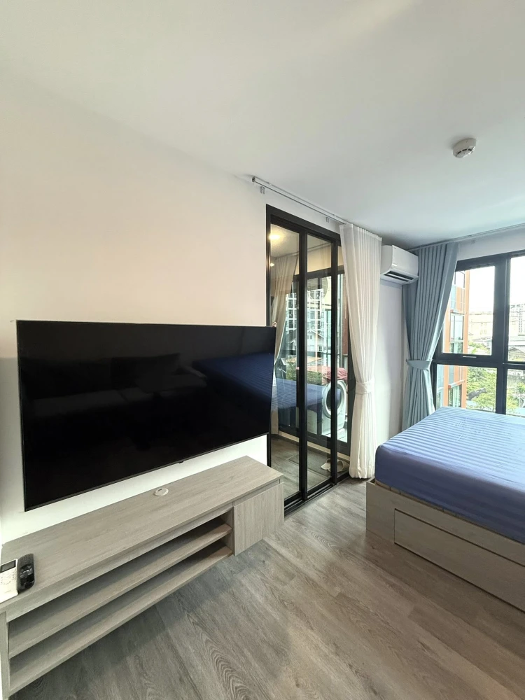 For rent: Brixton Pet&Play Phahol 50 Station, nice room, 3rd floor, pool view, good location, convenient transportation, fully furnished, reserve now.