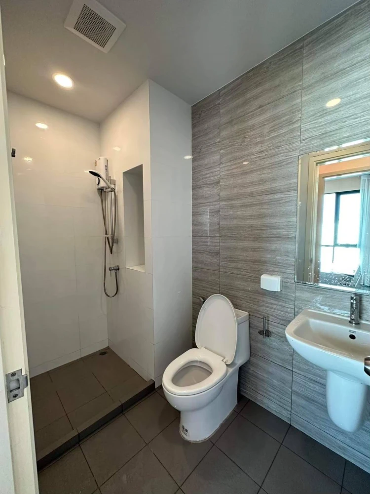 For rent: BRIXTON Pet&Play Sukhumvit 107, 1 bedroom, 1 bathroom. Great location, convenient transportation. Don't miss out!