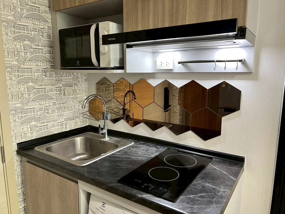For rent: Brompton Pet Friendly Sukhumvit 107, fully furnished, ready to move in, no need to buy anything more. Dogs and cats are very welcome.