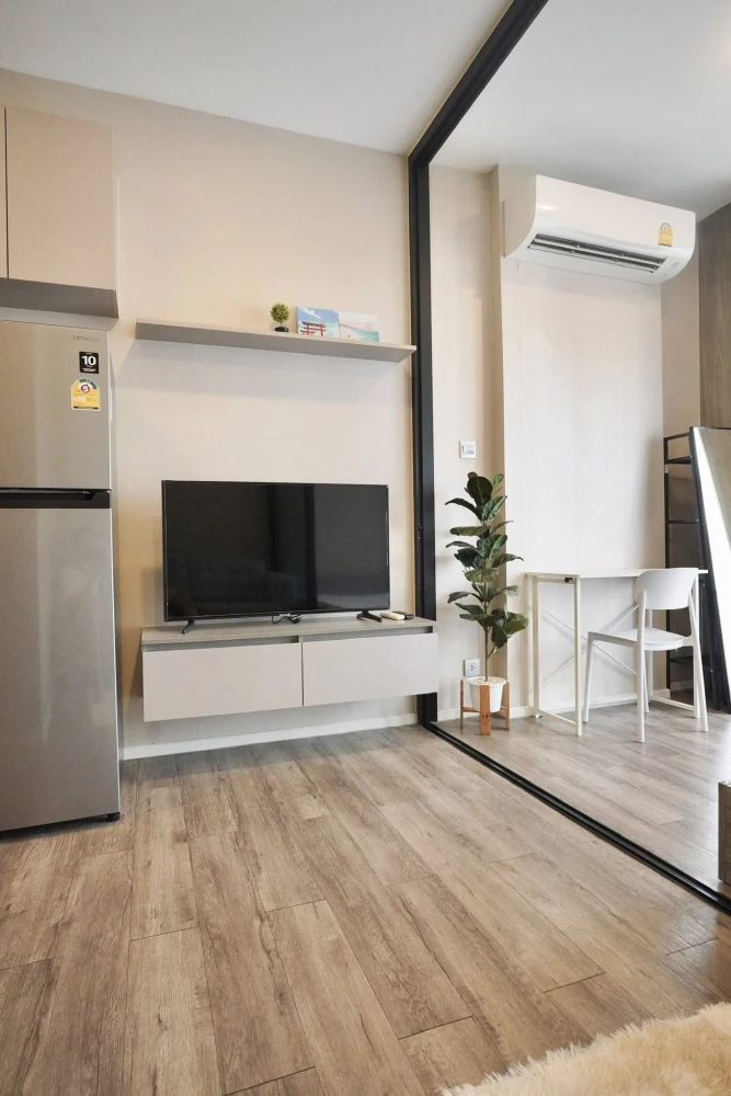 For rent: Brown Condo Ratchada 32, 2.8 m high ceiling, airy, comfortable, feels like home. Can you not book it?