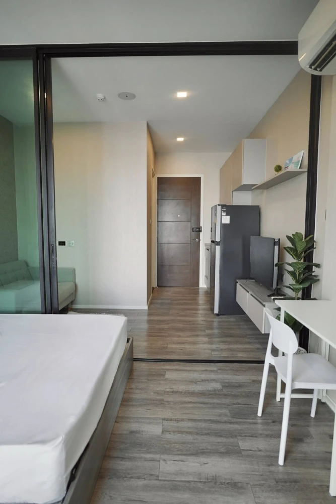 For rent: Brown Condo Ratchada 32, 2.8 m high ceiling, airy, comfortable, feels like home. Can you not book it?