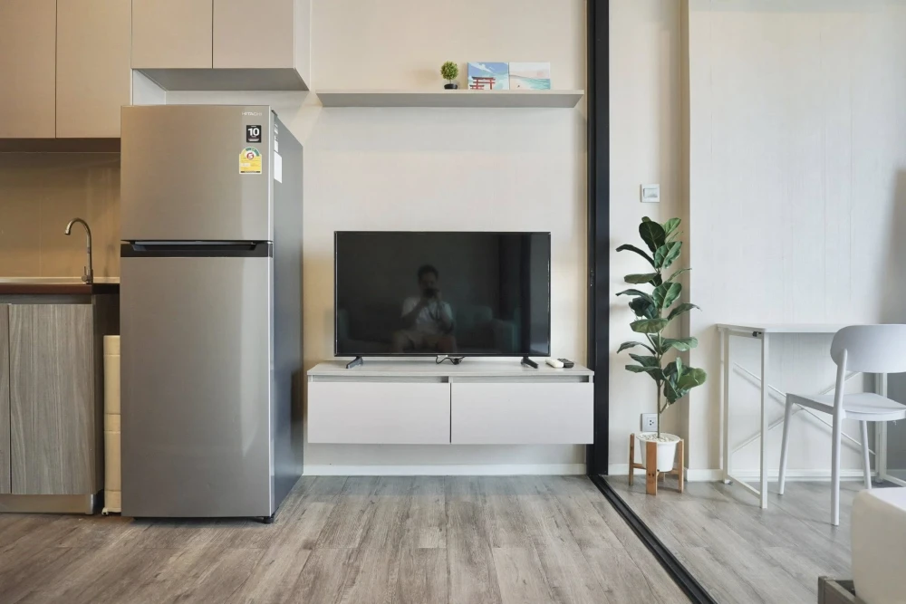 For rent: Brown Condo Ratchada 32, 2.8 m high ceiling, airy, comfortable, feels like home. Can you not book it?