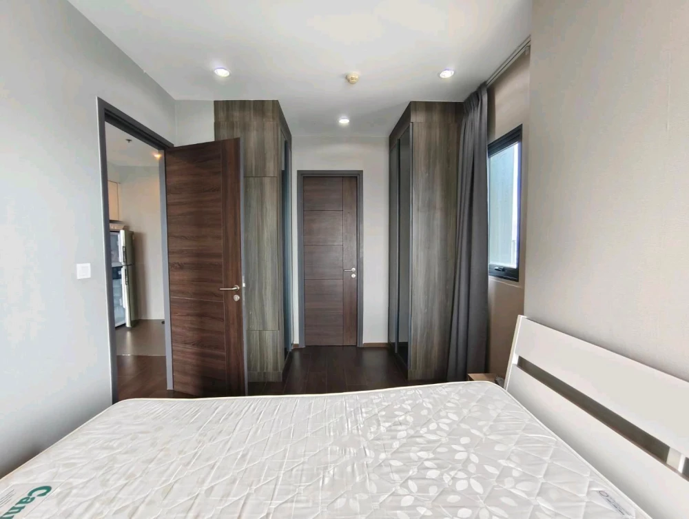For rent: C EKKAMAI, 30th floor, corner unit, fully furnished, very livable. Book now, don't wait! Hurry!