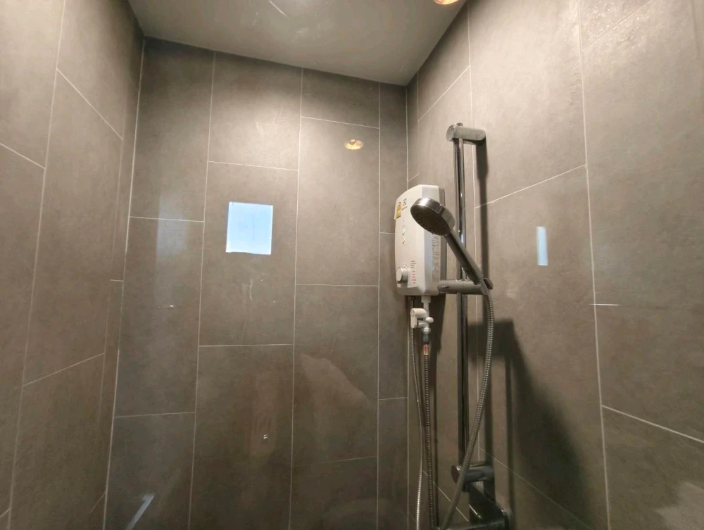 For rent: C EKKAMAI, 30th floor, corner unit, fully furnished, very livable. Book now, don't wait! Hurry!