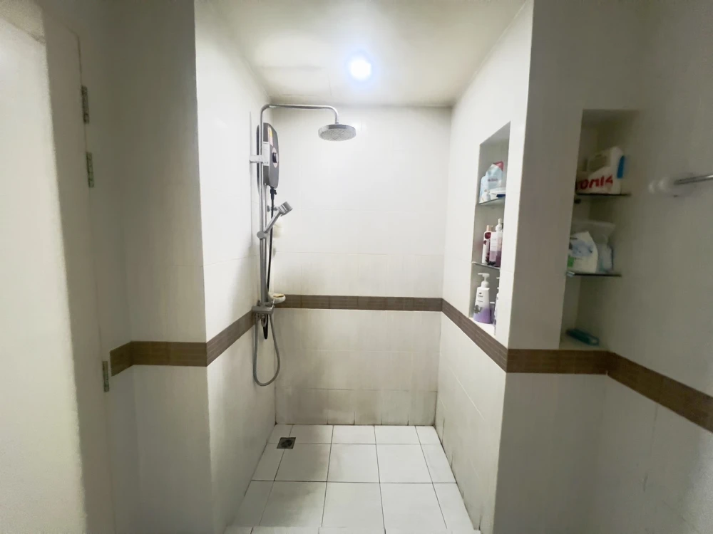 For rent: Casa Condo Asoke - Dindaeng, Studio room, 23rd floor, Baiyoke building view. Hurry and reserve now, don't miss out!