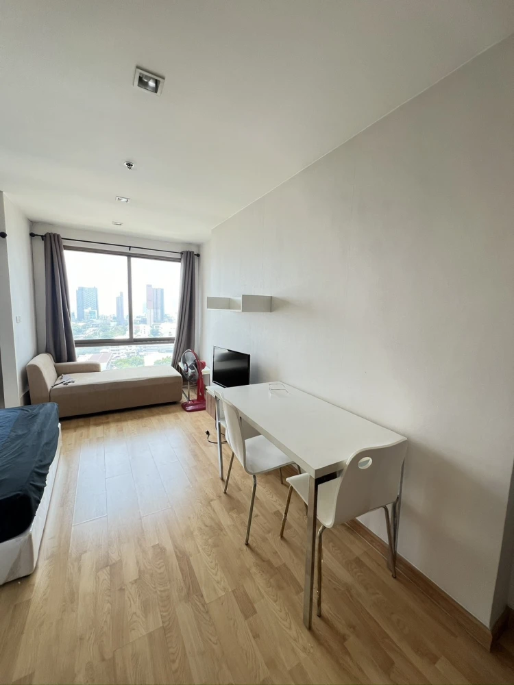 For rent: Casa Condo Asoke - Dindaeng, Studio room, 23rd floor, Baiyoke building view. Hurry and reserve now, don't miss out!